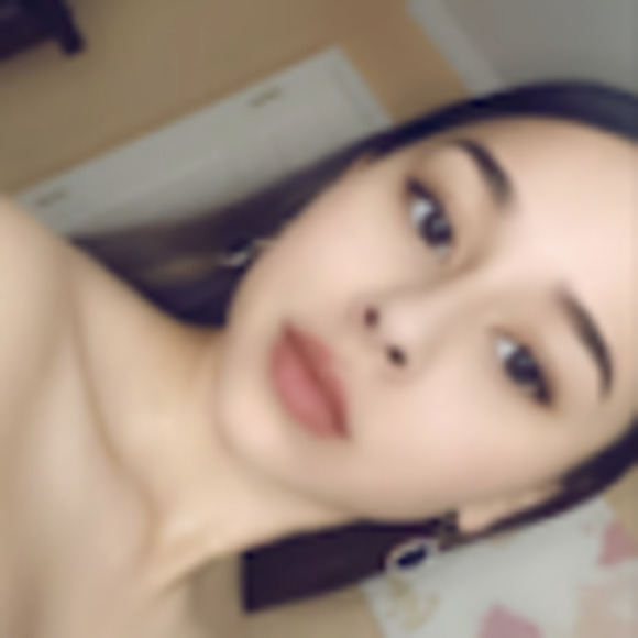 Meet your Posher, Paola - Picture 1 of 1